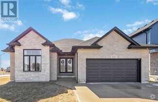 Building Photo - 640 SWEETBAY Cres
