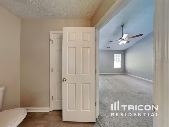 Foto del edificio - 5545 Amber Cove Way