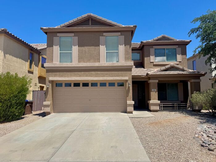 Foto principal - Stunning 4Bedrooms/2.5 Bath Home!