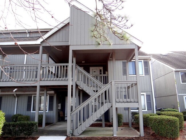 Building Photo - 33B GCR Seasonal Rental
