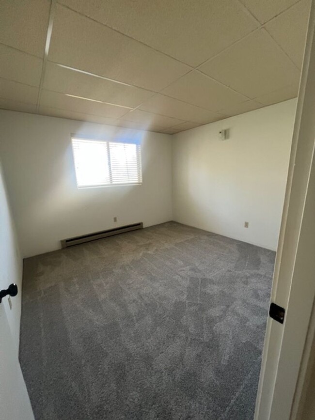 Foto del edificio - 2 Bedroom 1 Bathroom 4 Plex