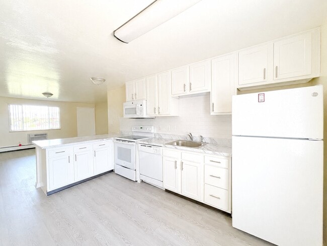 Building Photo - 375 S Depew St