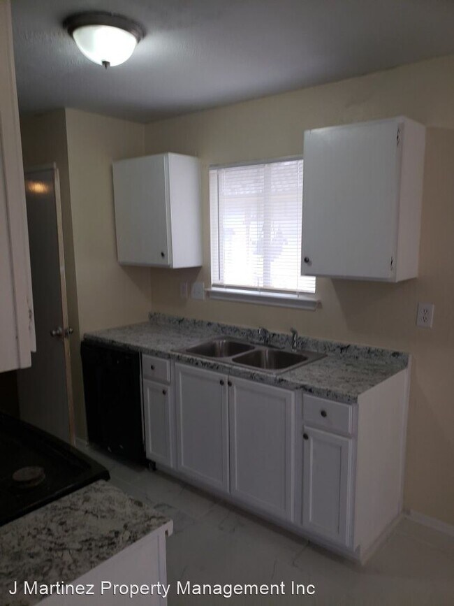 Foto del edificio - 3 br, 2 bath House - 11901 Shropshire