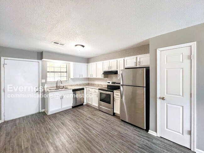 Foto del edificio - 1800 Labette Manor Dr