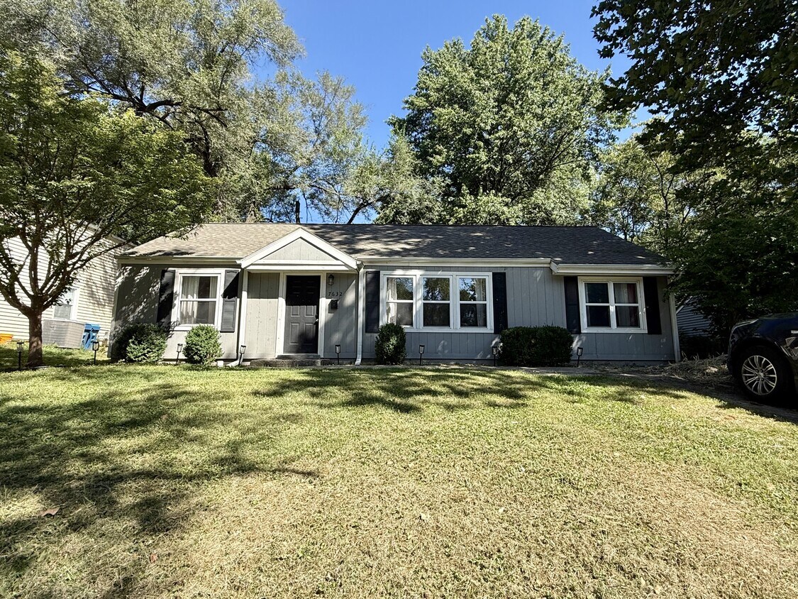 Foto principal - 7632 Rainbow Dr