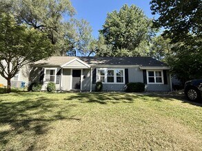 Building Photo - 7632 Rainbow Dr