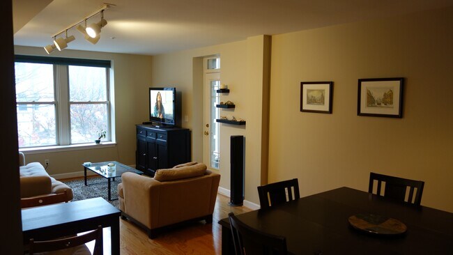 Foto del edificio - 1801 Calvert St NW