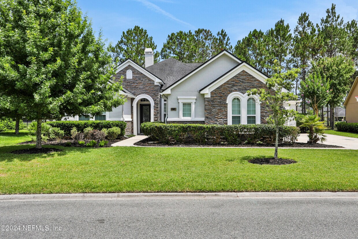 Primary Photo - 978 Autumn Pines Drive