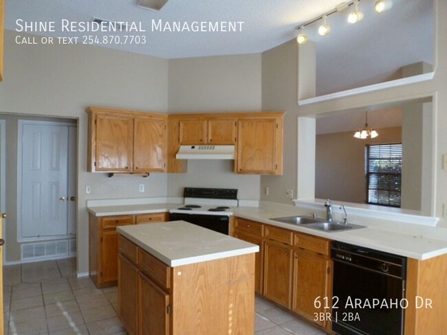 Building Photo - 612 Arapaho Dr