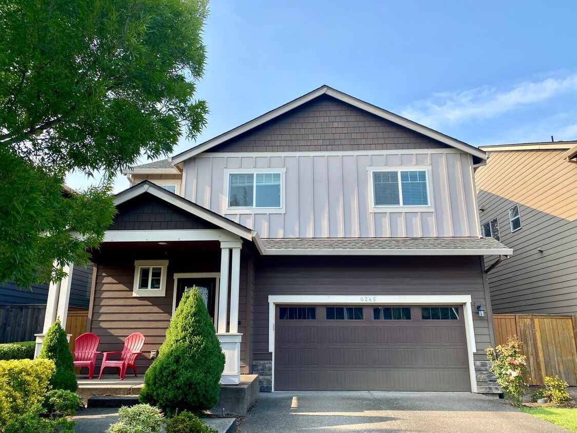 Primary Photo - Beautiful 4 BD* 2.5 BA* Single Family Home...