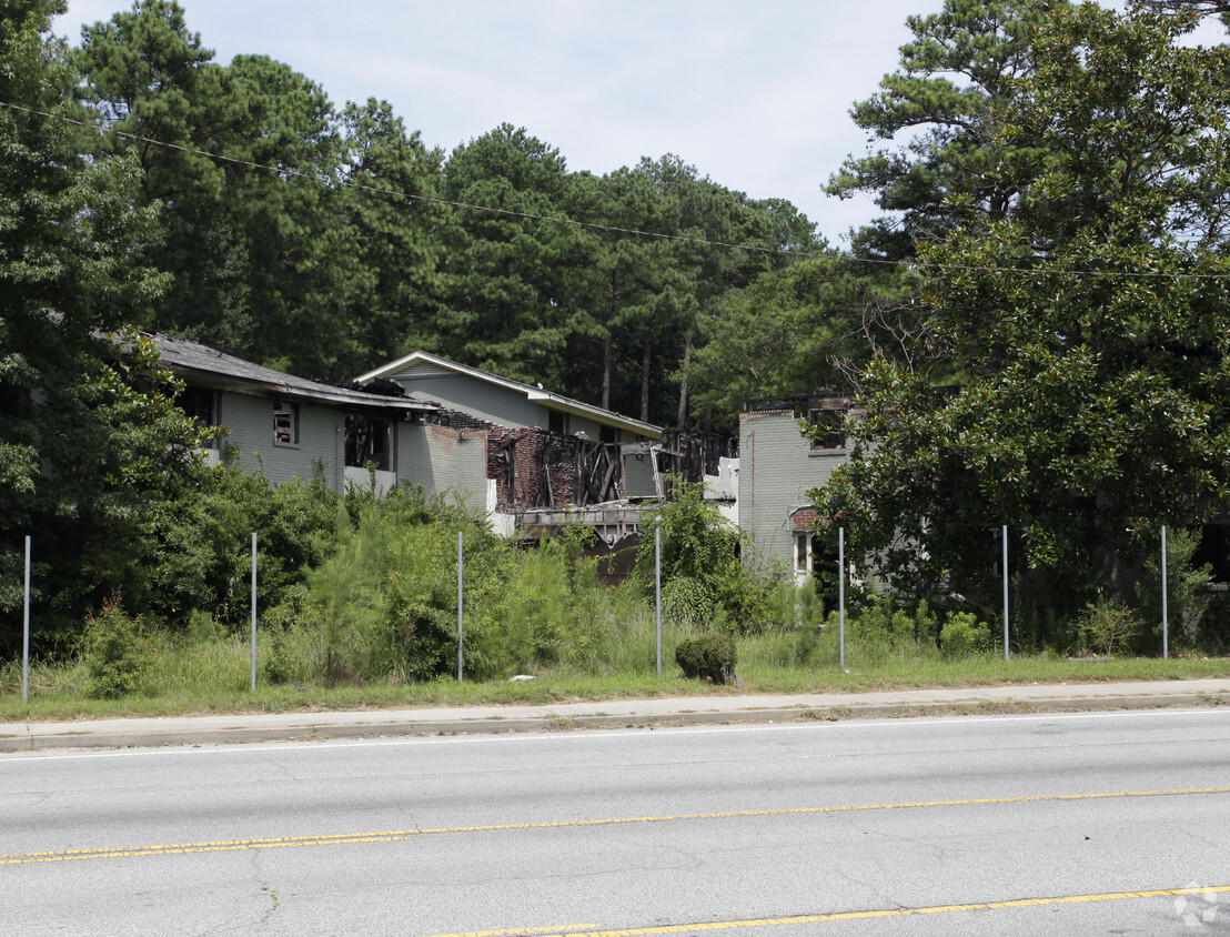 Primary Photo - Bolton Crossing Apartments