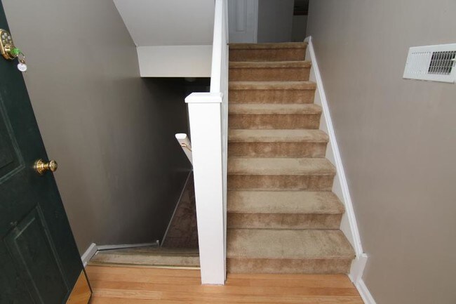 Building Photo - 313 Northdown Dr
