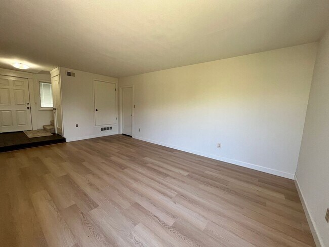 Building Photo - 133 El Olivar