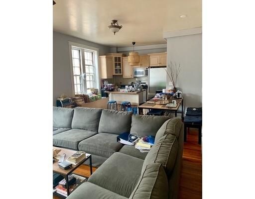 Building Photo - 1514 Beacon St