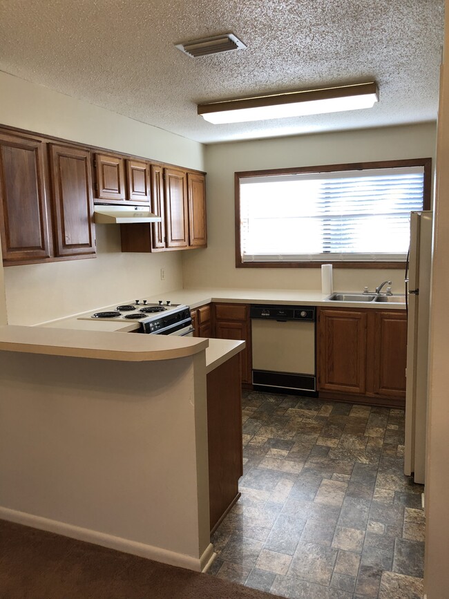 Kitchen - 201 Pecan St