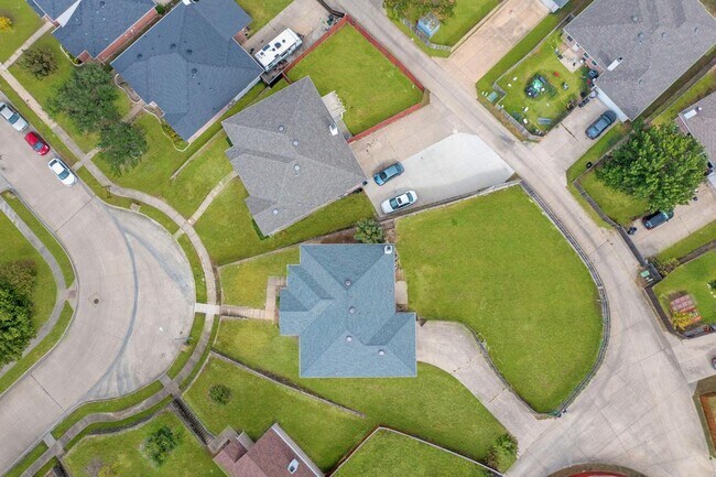 Building Photo - 1352 Dawson Way