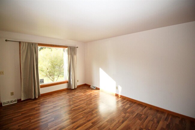 Foto del edificio - 1307 Prairie Rd