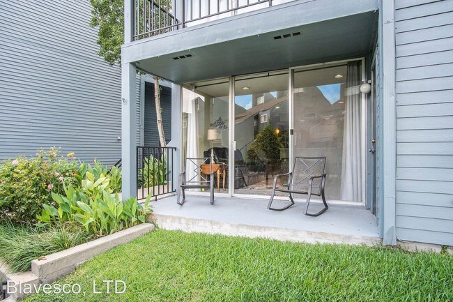 Building Photo - 12500 Melville Dr