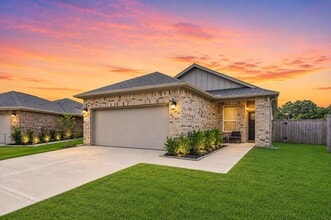 Building Photo - 1701 Cayden Oak Ln