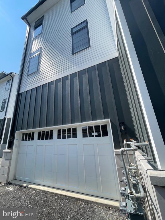 Foto del edificio - 7517 Ridge Ave