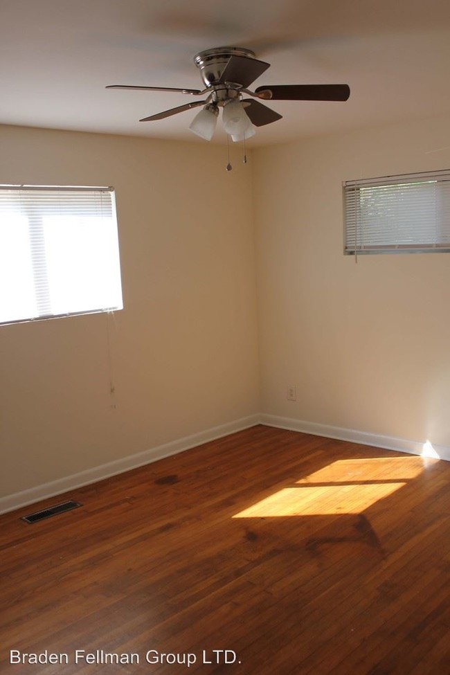 Building Photo - 2 br, 1 bath Apartment - 711 Oakview Road