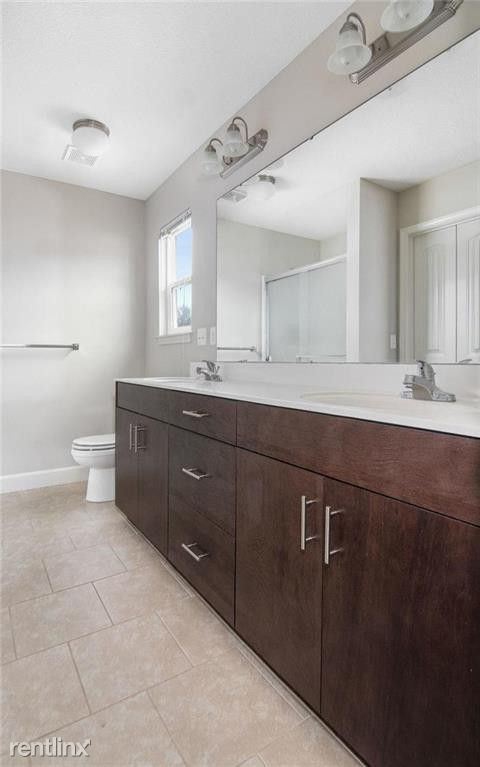 Foto del edificio - 3 br, 2 bath Townhome - 9419 N. robinhood ave