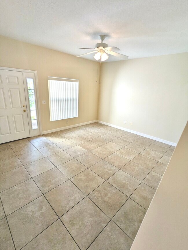 Building Photo - 1918 Yellowfin Dr