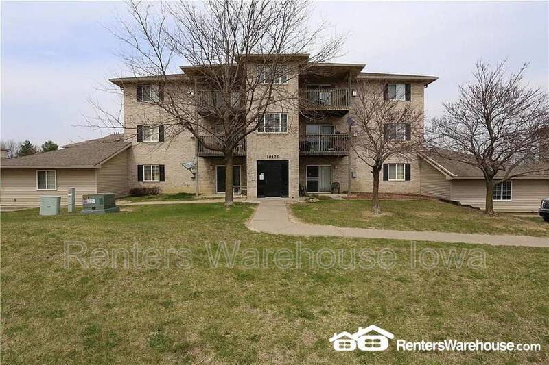 10121 Sutton Pl Unit 12, Urbandale, IA 50322 Condo for Rent in