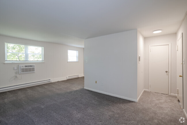 1BR, 1BA - 576SF - Park Chase Apartments