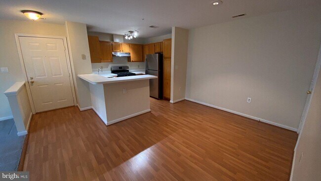 Building Photo - 3109 River Bend Ct