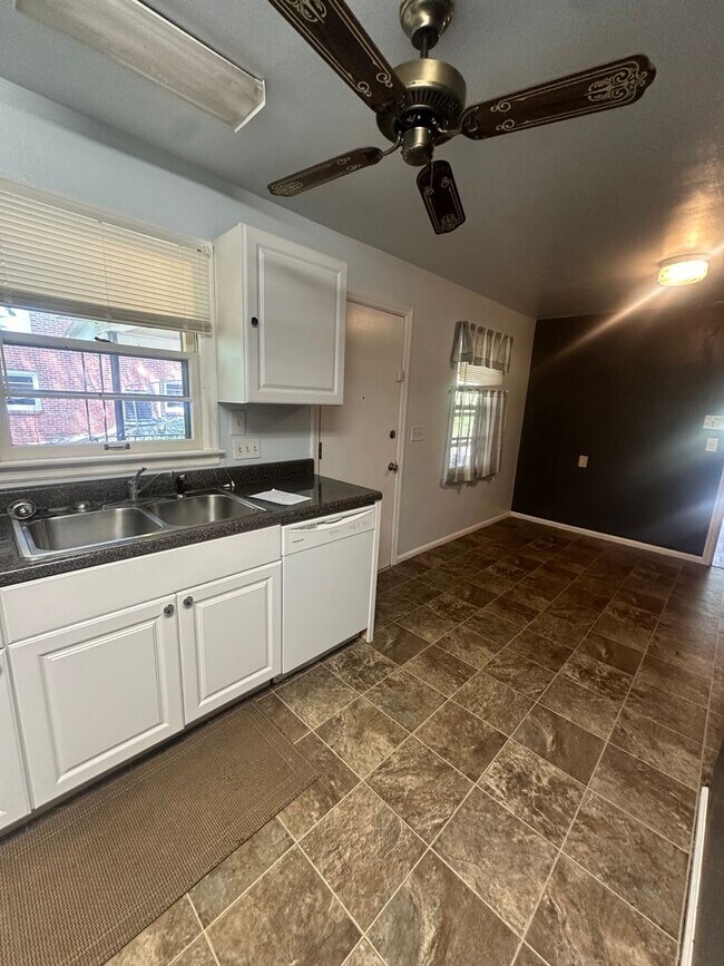 Foto del edificio - 1216 Rainbow Pass