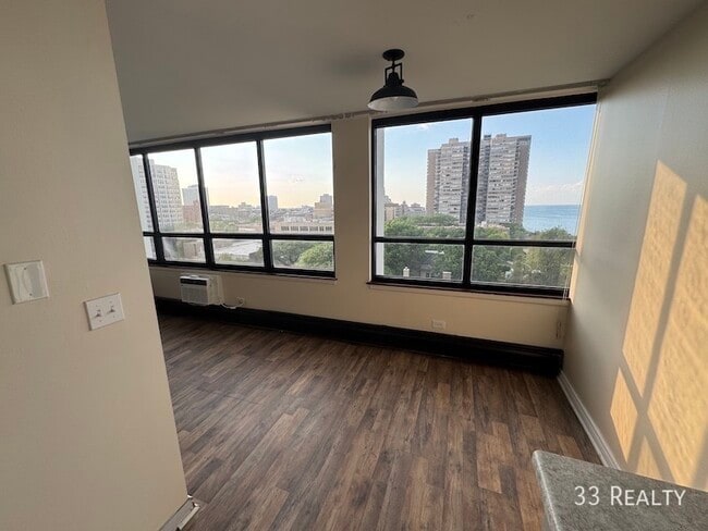 Foto del edificio - 6171 N Sheridan Rd
