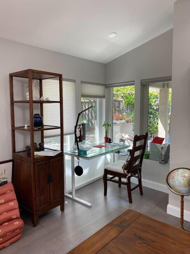 Building Photo - 125 Lockhart Ln