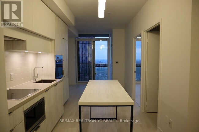 Photo du bâtiment - 4804-4808 EGLINTON Ave