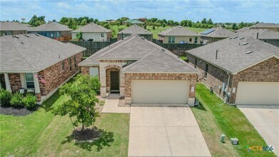 Building Photo - 462 Martha Dr