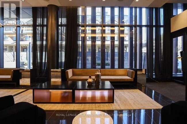 Building Photo - 101 Erskine Ave