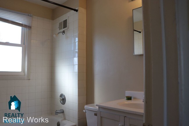 Foto del edificio - 3737-3737 N 56th St