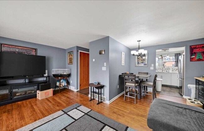 Foto del edificio - 4312 Candlelight Ln