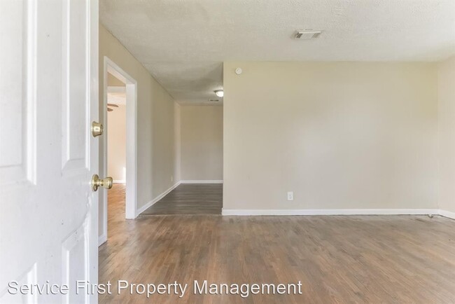 Building Photo - 3 br, 1.5 bath House - 205 S Algeria Street