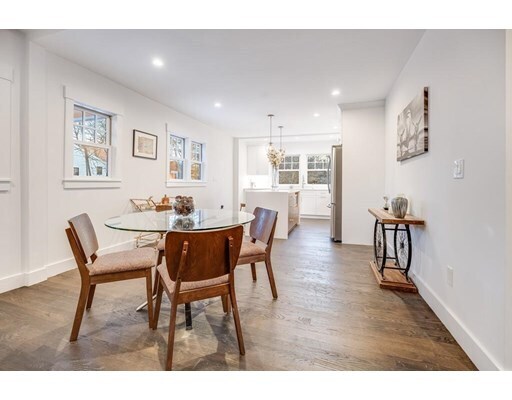 Foto del edificio - 27 Saint Sauveur Ct