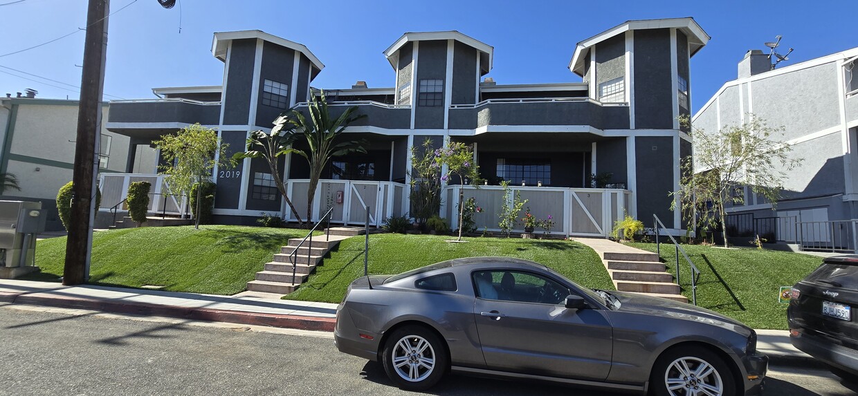 Primary Photo - 2019 Carnegie Ln