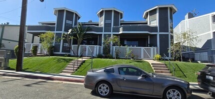 Building Photo - 2019 Carnegie Ln