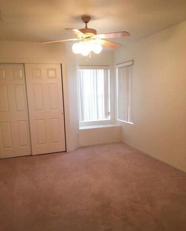 Building Photo - 7078 W Hunnington Dr