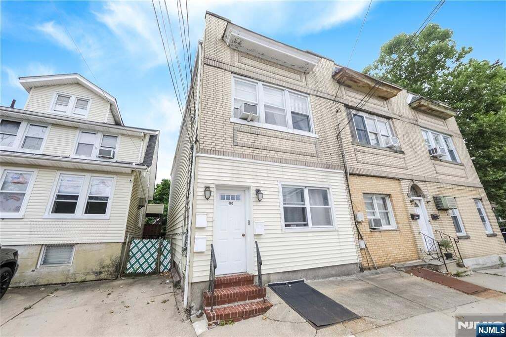 Primary Photo - 460 Edgewater Rd
