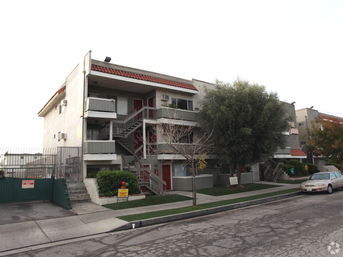 Primary Photo - Saticoy-58