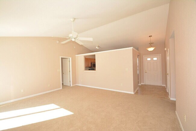 Building Photo - 285 Pennwood Ln