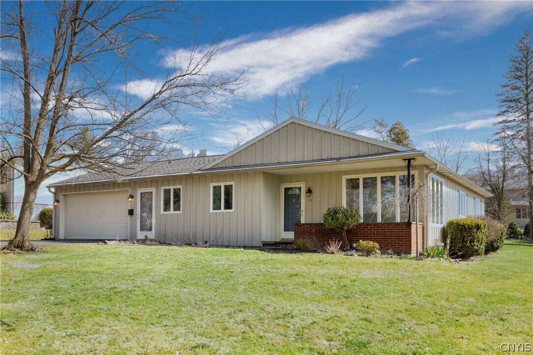 Primary Photo - 35 Lakeview Cir