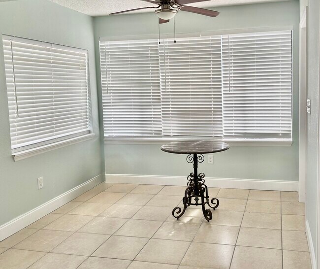 Building Photo - 107 176th Ter W