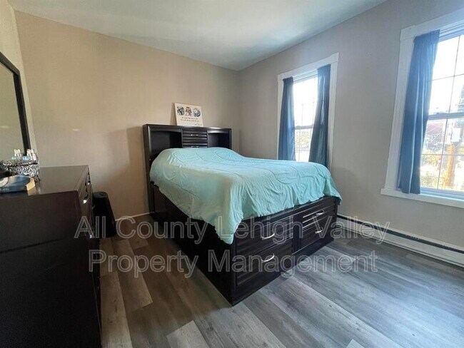 Foto del edificio - 217 Hobart St