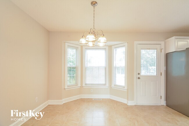 Building Photo - 118 S Ridge Dr